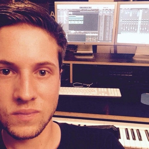 龙卷的堕落调教生活
